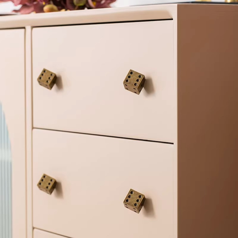 Massieve metalen retro grepen  - Retro Gaming Cabinet recensie en prijs